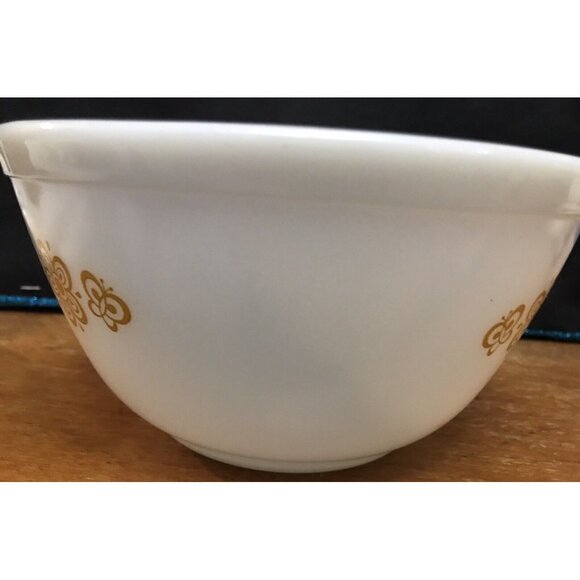 Vintage Pyrex Butterfly Gold 1 1/2 Qt Mixing Bowl #402 Very Good Condition! - Picture 4 of 8